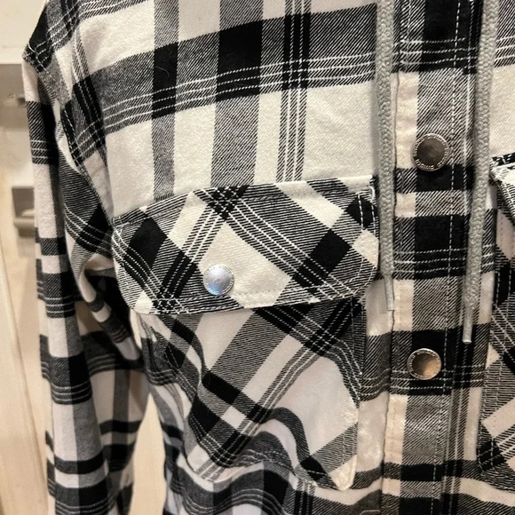 H&M Flannel Hooded Snap Shirt - Picture 4 of 10
